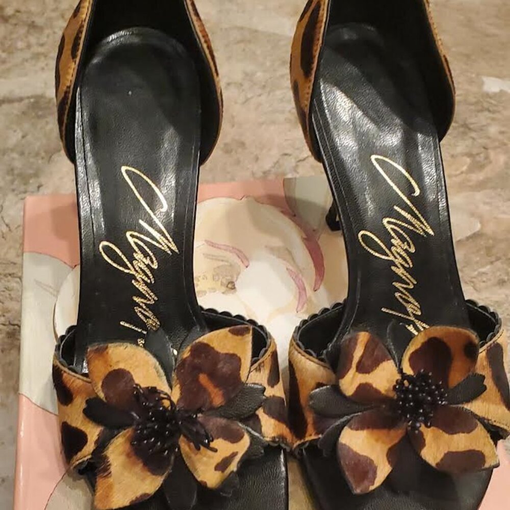 Sexy Magnolia Leopard Open Toe Pumps with Flower Detail Size 5.5 - Picture 3 of 9